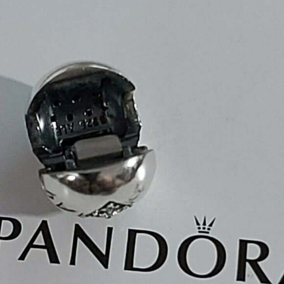 Pair of PANDORA *RETIRED*Sterling Silver Heart of Winter Clip w/cz's 796388CZ - Picture 3 of 10